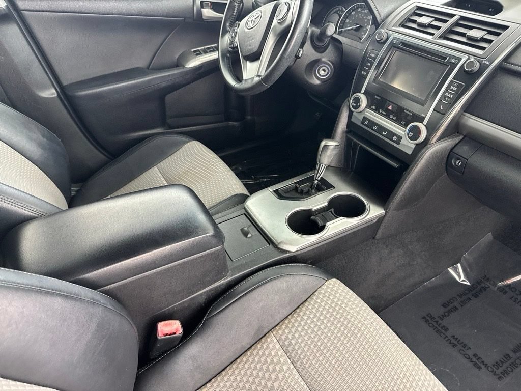 Used 2014 Toyota Camry SE FWD image 23