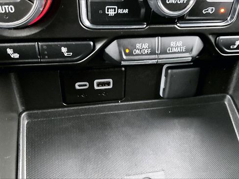 Used 2024 Chevrolet Tahoe Z71 w/ Z71 Off-Road Package image 29