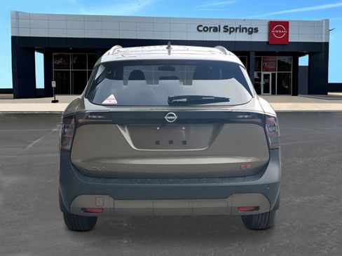 New 2026 Nissan Kicks SR image 3