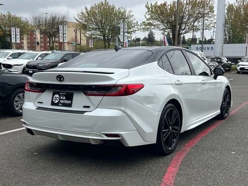 Used 2025 Toyota Camry XSE FWD image 5