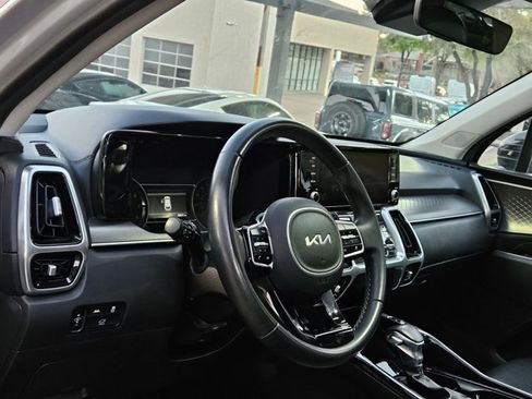 Used 2022 Kia Sorento SX image 9