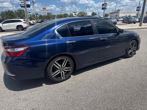 Used 2017 Honda Accord Sport image 5