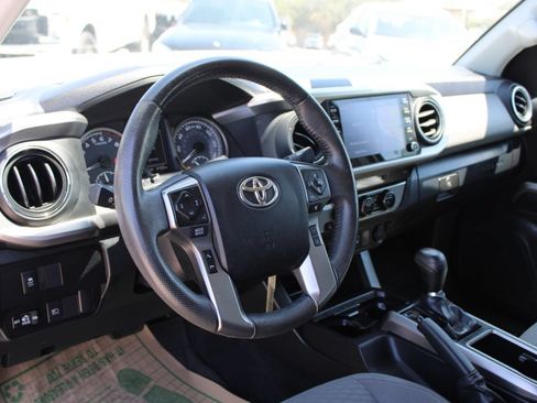 Used 2022 Toyota Tacoma SR5 RWD image 27
