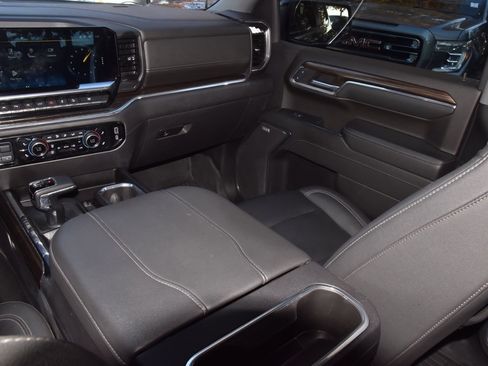 Used 2024 Chevrolet Silverado 1500 RST image 17