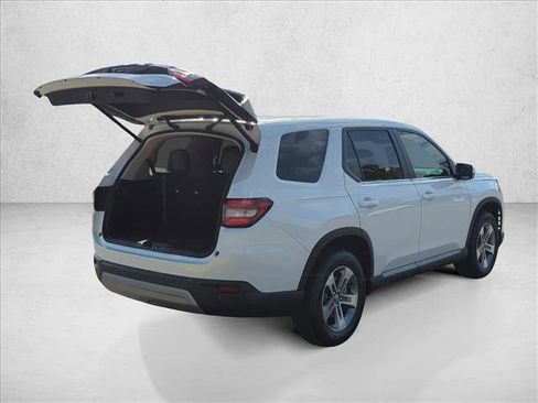 Used 2025 Honda Pilot EX-L image 9