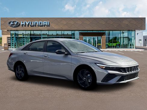 New 2026 Hyundai Elantra SEL FWD image 10