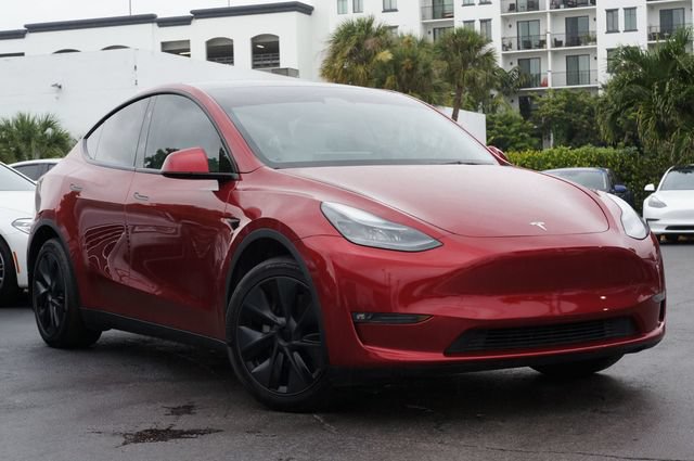 Used 2024 Tesla Model Y Long Range AWD/4WD image 3