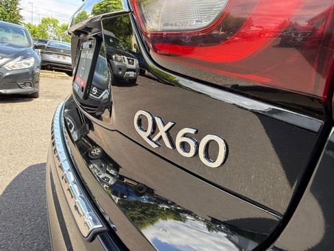 Used 2019 INFINITI QX60 Luxe w/ Essential Package AWD/4WD image 10