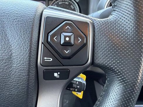 Used 2016 Toyota Tacoma SR5 w/ SR5 Appearance Package (SN) image 22