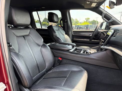 Used 2024 Jeep Wagoneer Series II w/ Flexible Seating Group RWD image 26