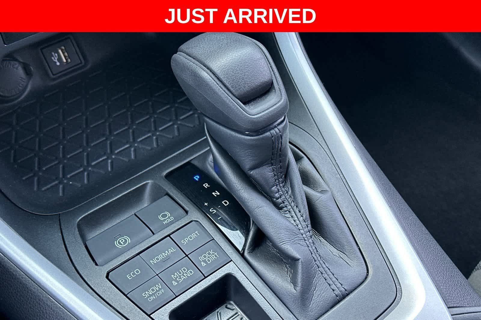Used 2023 Toyota RAV4 LE AWD/4WD image 22