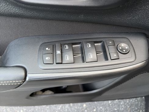 Used 2016 Jeep Cherokee Sport AWD/4WD image 14