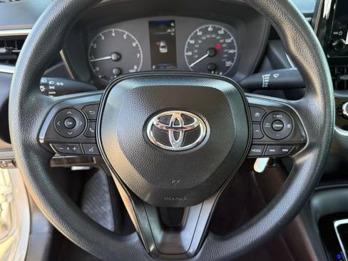 Used 2024 Toyota Corolla LE FWD image 17