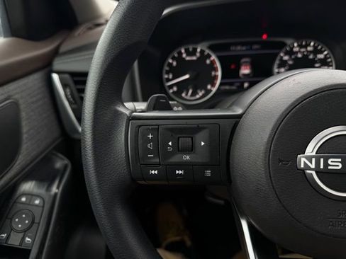 Used 2023 Nissan Rogue S image 21