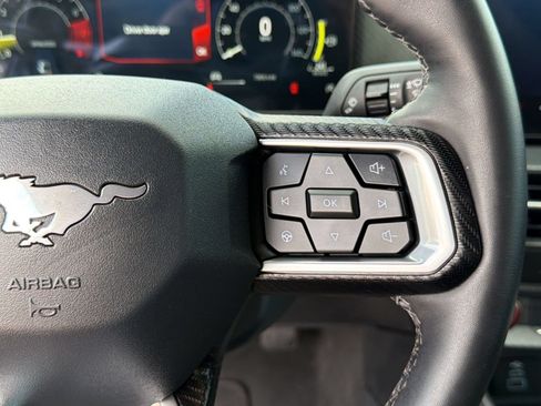 Used 2025 Ford Mustang Coupe RWD image 17