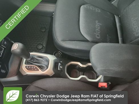 Certified 2017 Jeep Renegade Latitude w/ Safety & Security Group AWD/4WD image 27