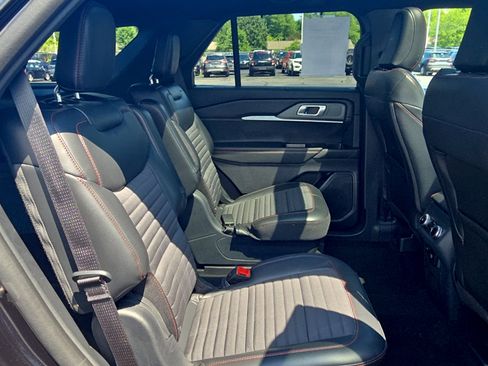 Used 2025 Ford Explorer ST-Line w/ Premium Package AWD/4WD image 22