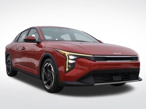 Certified 2025 Kia K4 EX image 1