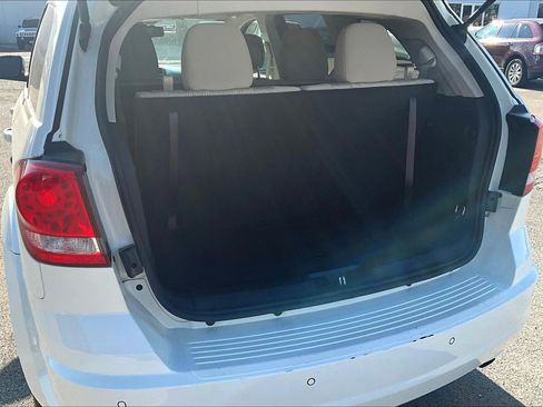 Used 2017 Dodge Journey SE w/ Flexible Seating Group image 19