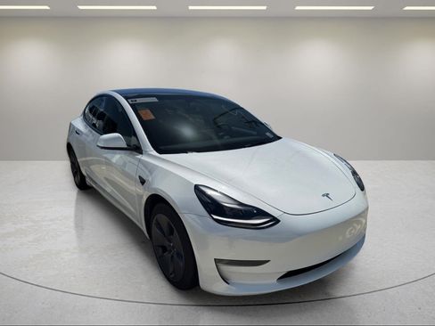 Used 2023 Tesla Model 3 Standard Range RWD image 17
