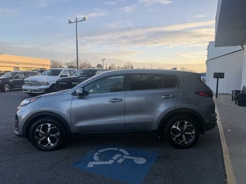 Used 2021 Kia Sportage LX w/ LX Fwd Popular Package image 24