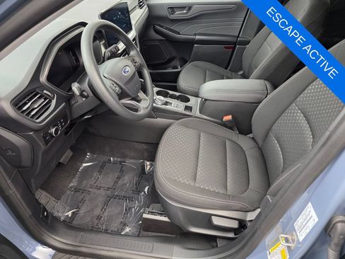 Used 2026 Ford Escape Active w/ Tech Pack #1 FWD image 9