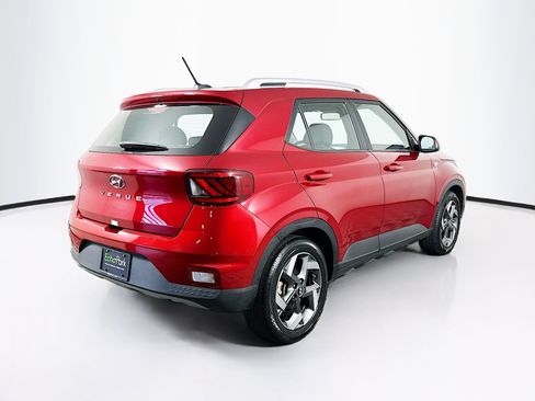 Used 2025 Hyundai Venue SEL FWD image 9