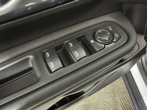 Used 2024 GMC Terrain SLE w/ Driver Convenience Package AWD/4WD image 10