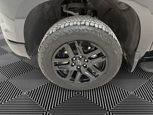 Used 2025 Chevrolet Silverado 1500 LT Trail Boss w/ Convenience Package II image 9