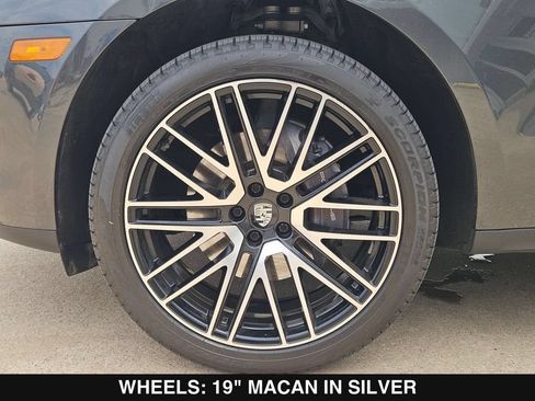 Used 2022 Porsche Macan AWD/4WD image 35