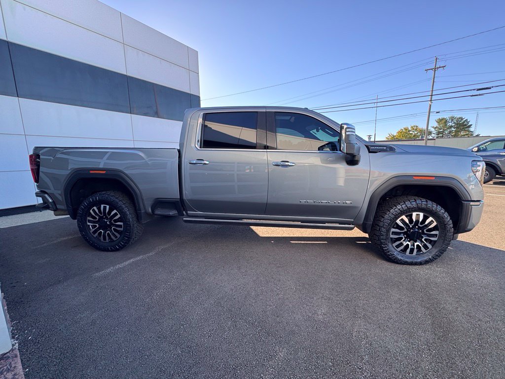 Used 2025 GMC Sierra 2500 Denali Ultimate w/ Max Trailering Package AWD/4WD image 6