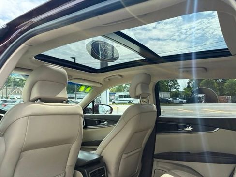 Used 2017 Lincoln MKX Reserve AWD/4WD image 15