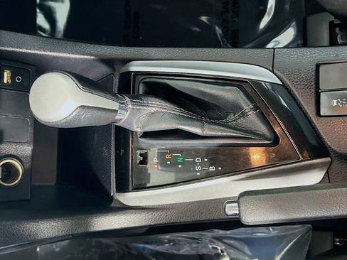 Used 2019 Toyota Corolla LE w/ Phone Cable & Charge Package image 23