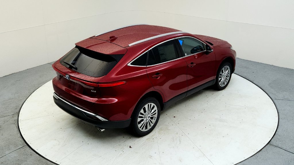 Certified 2024 Toyota Venza XLE AWD/4WD image 16