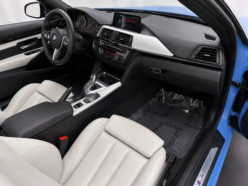 Used 2015 BMW M4 Convertible RWD image 11