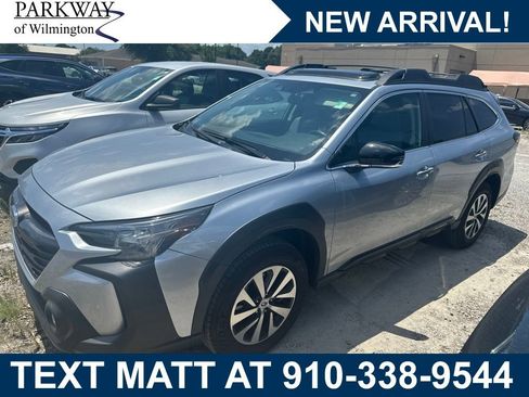 Used 2025 Subaru Outback Premium AWD/4WD image 1