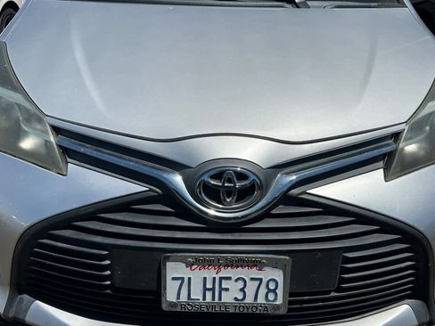 Used 2015 Toyota Yaris L FWD image 12