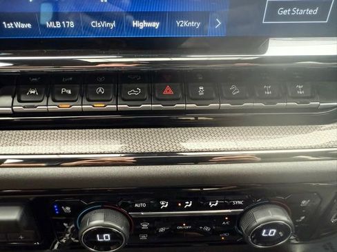 Used 2024 Chevrolet Silverado 1500 ZR2 image 30