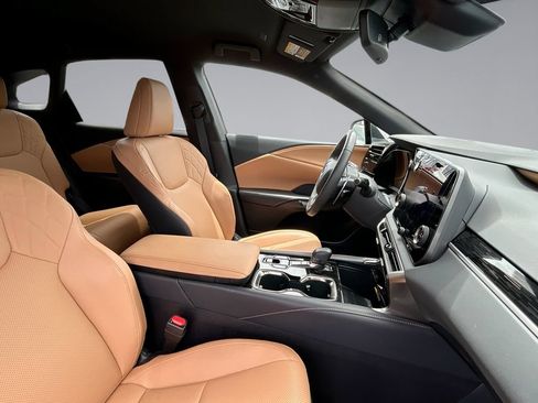 Used 2025 Lexus RX 350 FWD w/ Technology Package image 16
