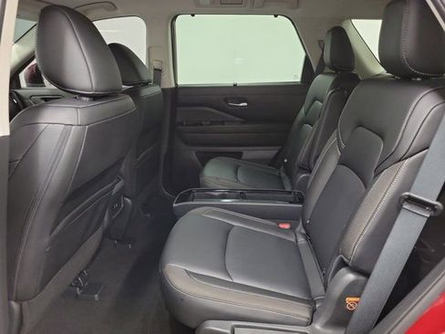 Used 2024 Nissan Pathfinder SL w/ SL Premium Package FWD image 12