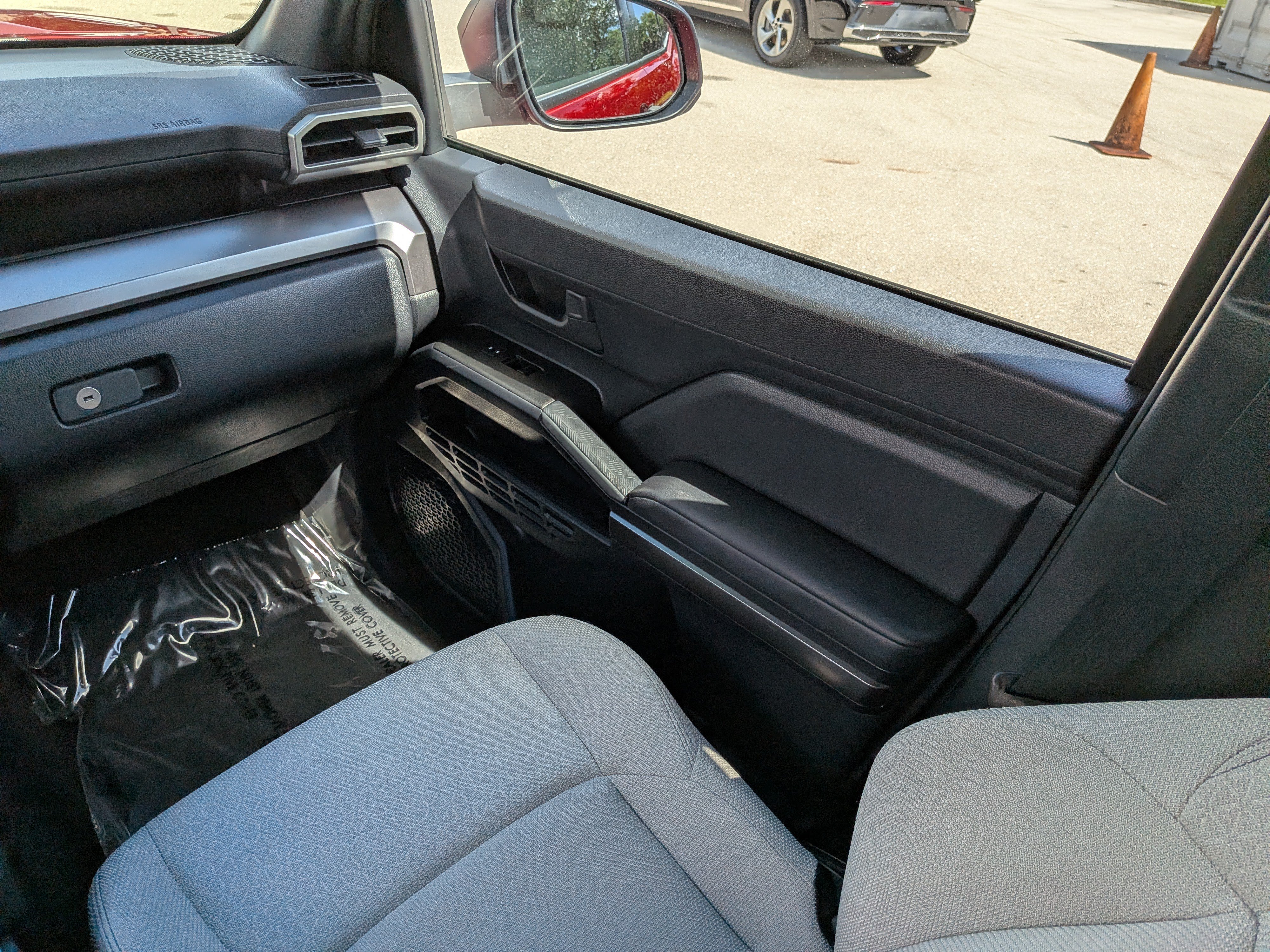 Used 2025 Toyota 4Runner SR5 AWD/4WD image 18