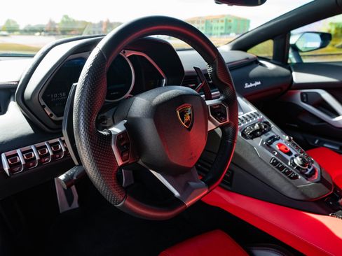 Used 2014 Lamborghini Aventador LP 700-4 image 38