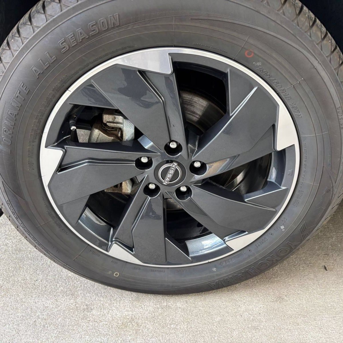 Used 2025 Nissan Rogue SV AWD/4WD image 35