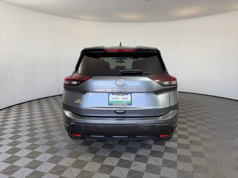 Used 2024 Nissan Rogue S AWD/4WD image 9