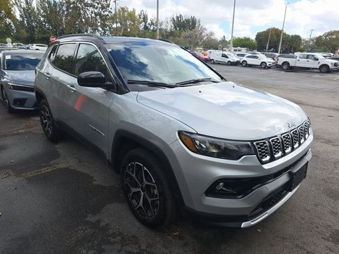 Used 2026 Jeep Compass Limited image 3