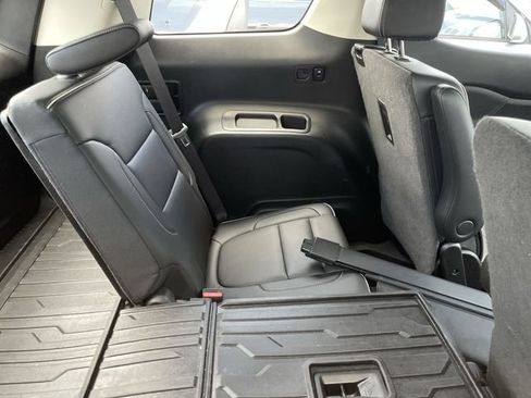 Used 2022 GMC Acadia Denali w/ Black Diamond Edition FWD image 11