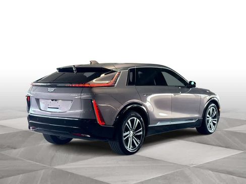 Used 2024 Cadillac Lyriq Luxury AWD/4WD image 8