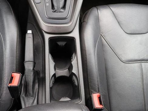 Used 2015 Ford Focus SE w/ Equipment Group 201A FWD image 24