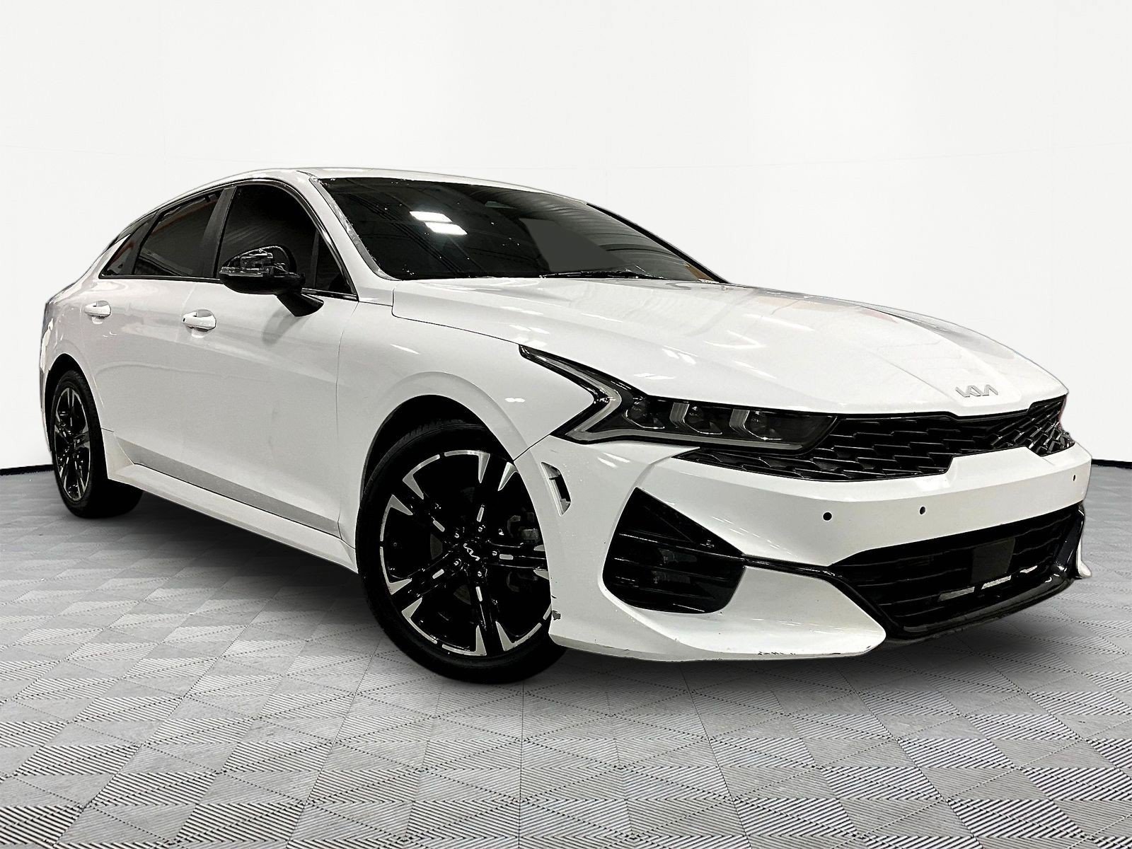Used 2023 Kia K5 GT-Line w/ GT-Line Premium Package FWD image 3