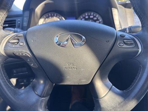 Used 2017 INFINITI Q70 L 3.7 image 22